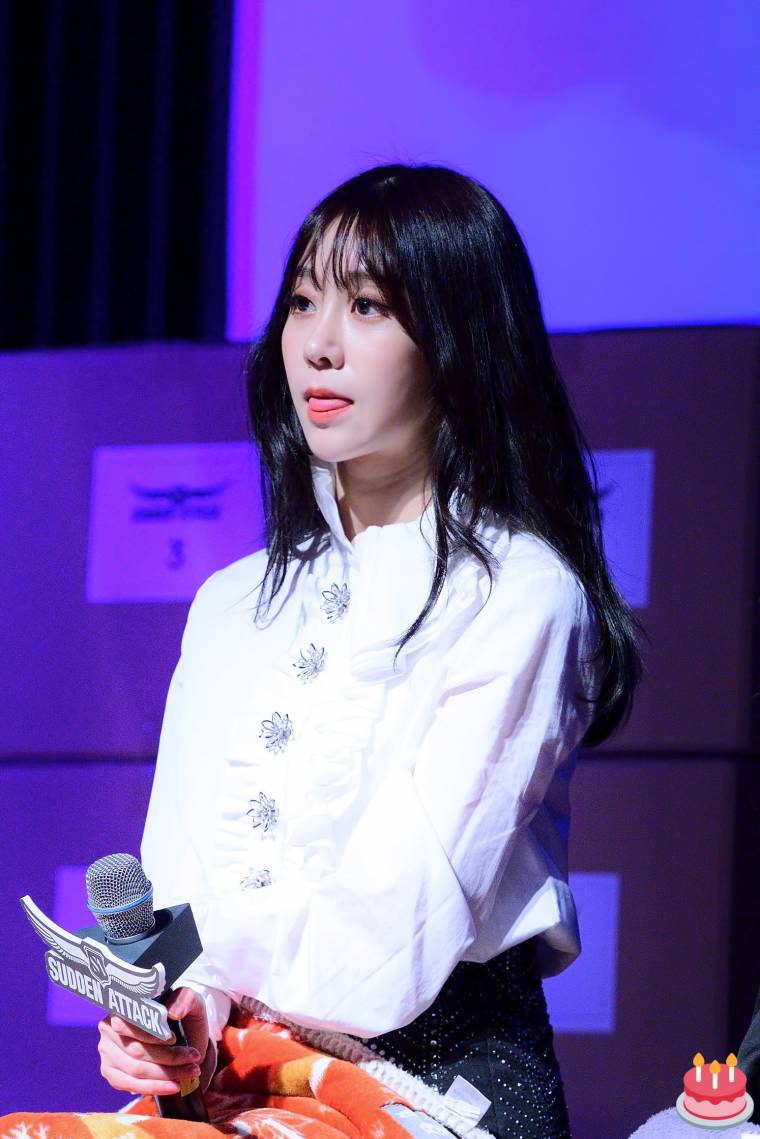 비 오는 화요일 오전..#러블리즈 눈큰애 #서지수