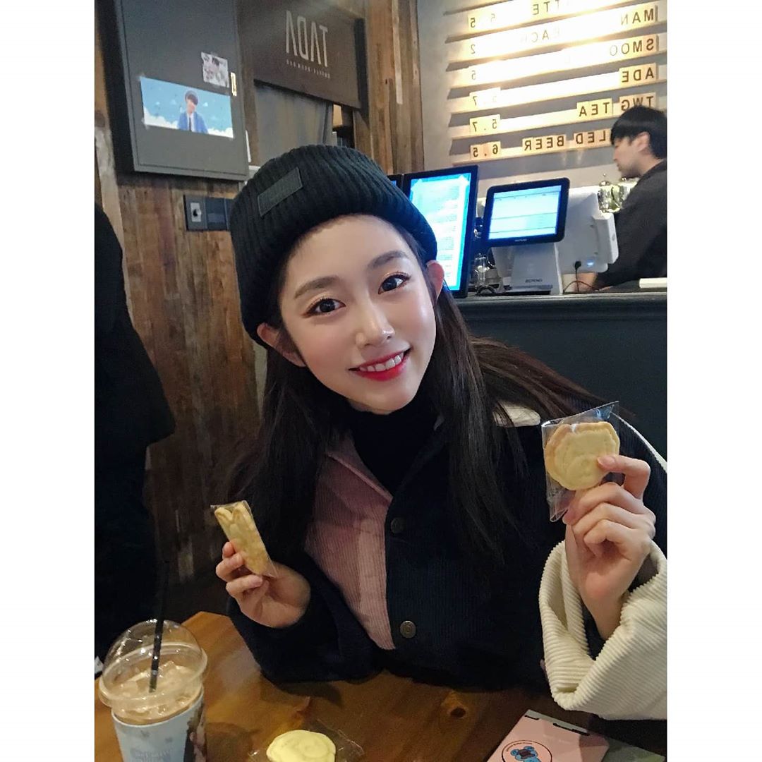비니쓰고 생일 인증한 #러블리즈 지수.insta