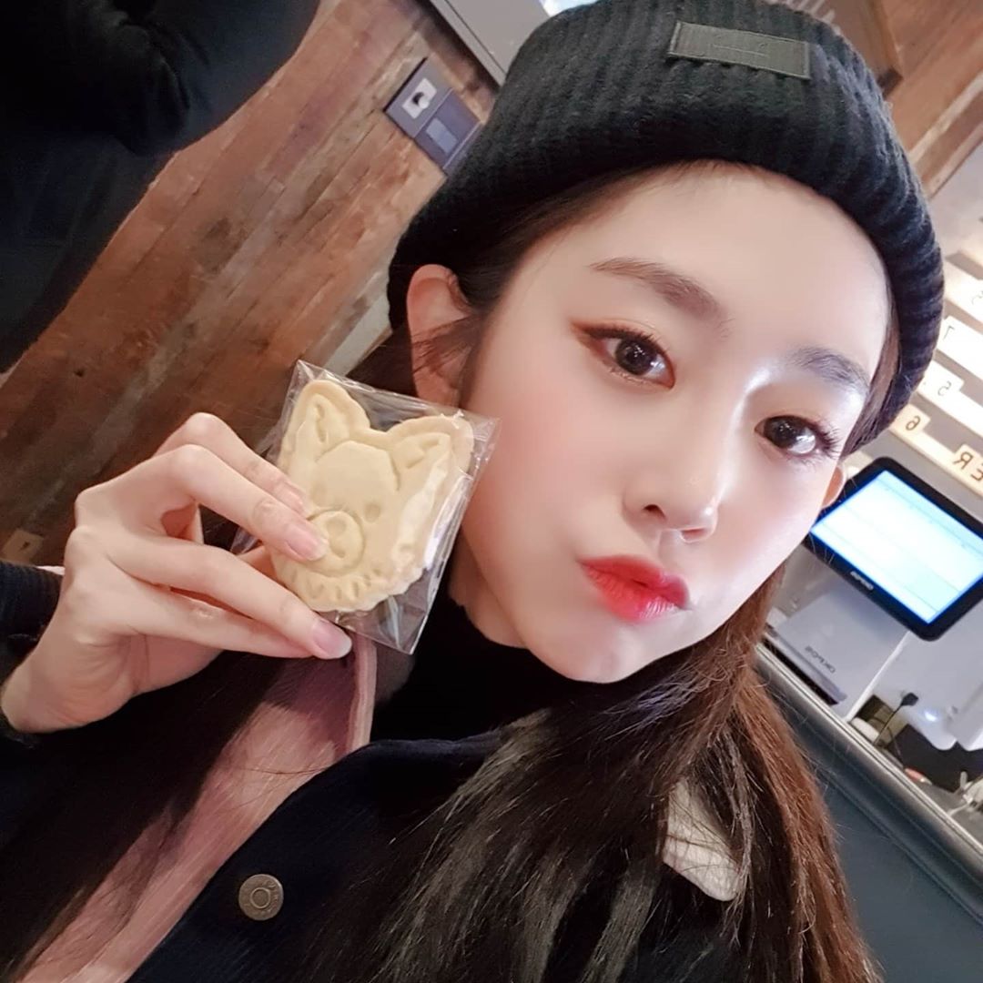 비니쓰고 생일 인증한 #러블리즈 지수.insta