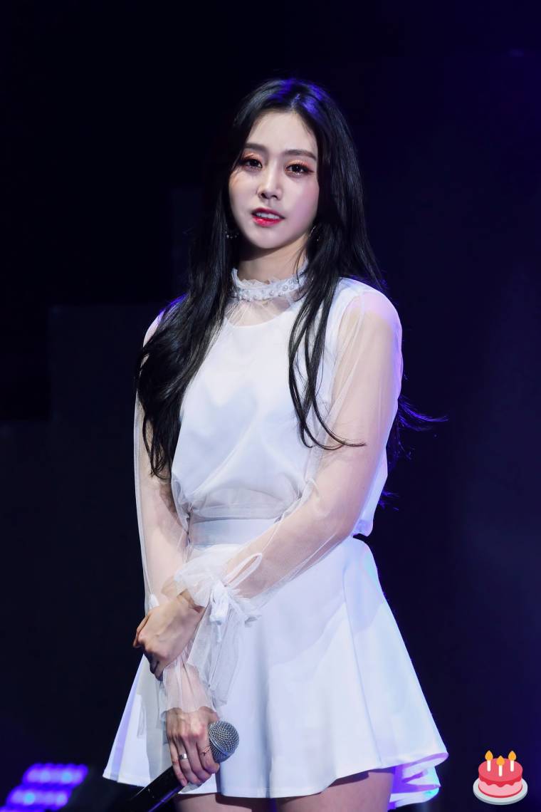 비 오는 화요일 오전..#러블리즈 눈큰애 #서지수