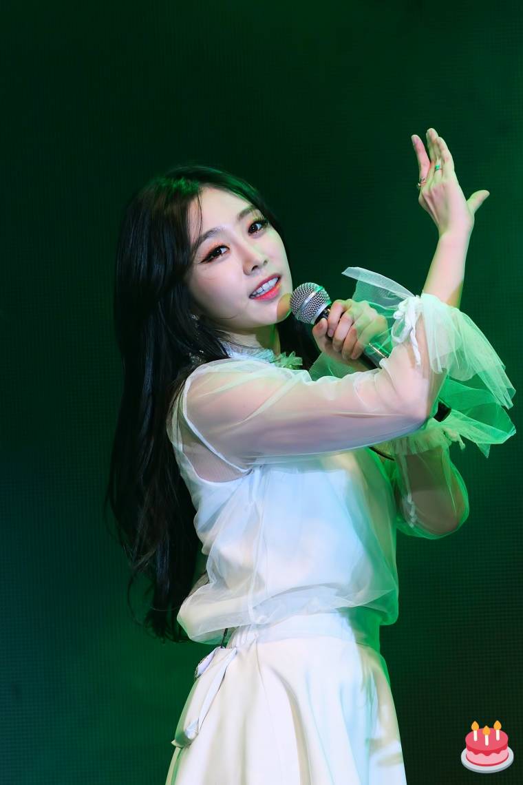 비 오는 화요일 오전..#러블리즈 눈큰애 #서지수
