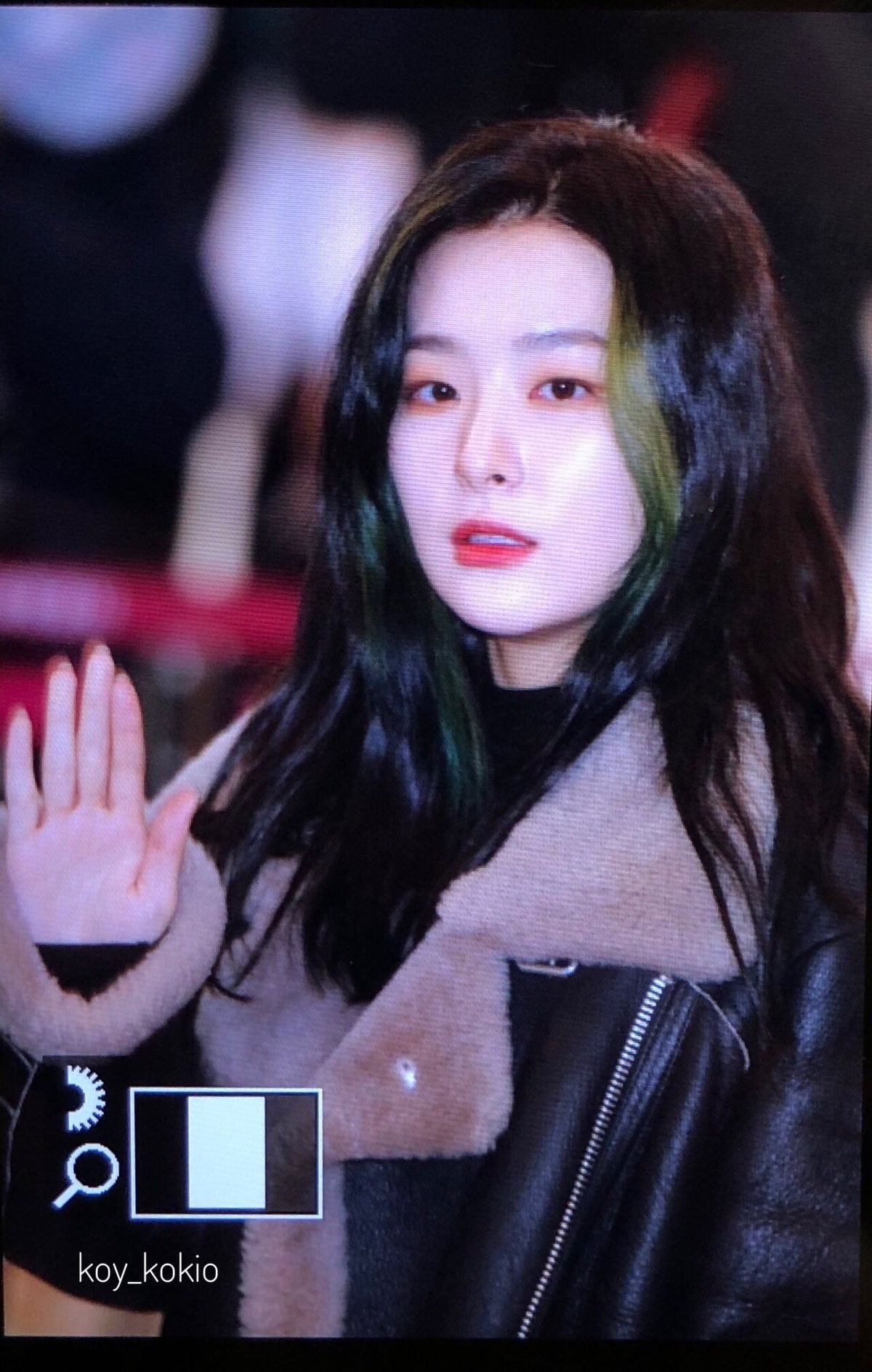 무스탕입고 출국하는 #레드벨벳 슬기