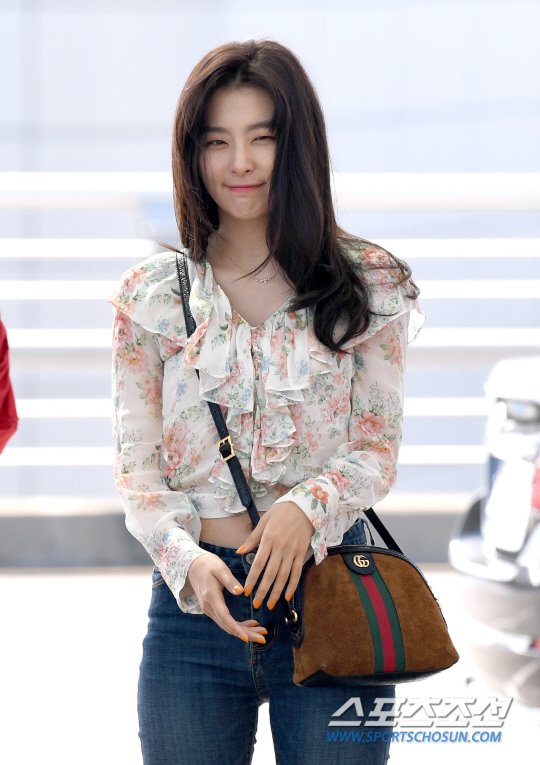 레드벨벳 슬기 출국 사진