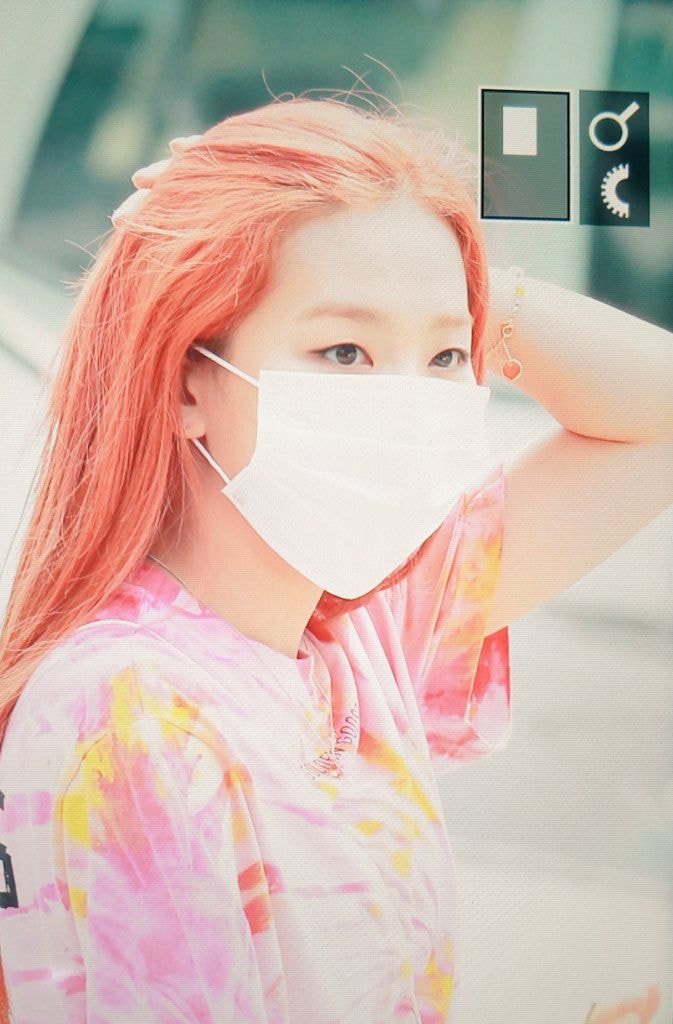 빨간색으로 염색한 #레드벨벳 슬기
