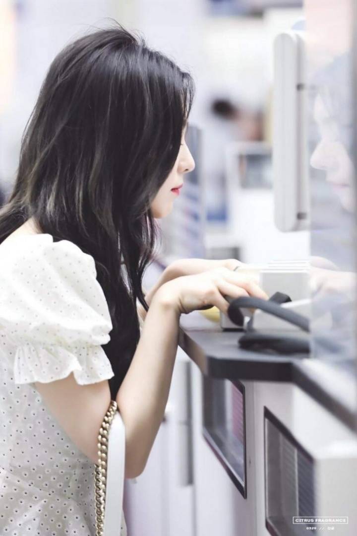 입국 심사중인 #레드벨벳 #아이린