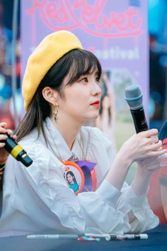 노란색 베레모마저도 소화하는 #레드벨벳 #아이린
