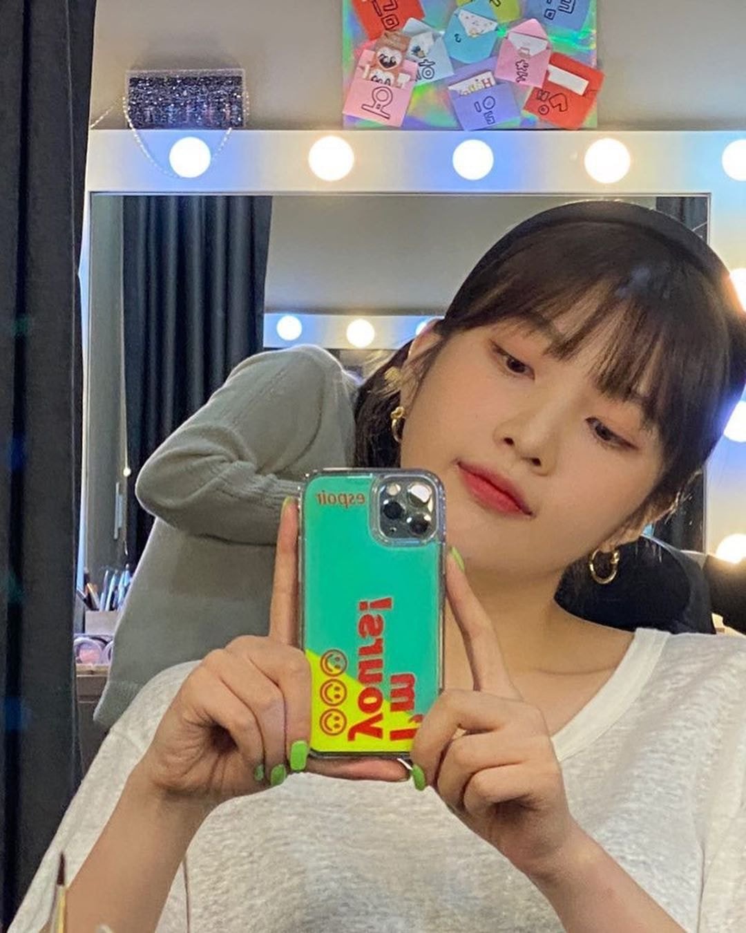 오늘자 #레드벨벳 조이 출국룩.jpg