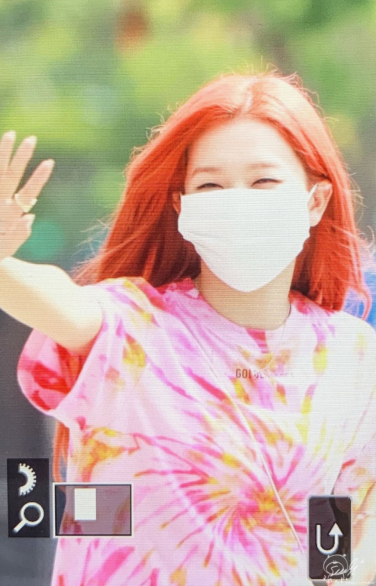 빨간색으로 염색한 #레드벨벳 슬기