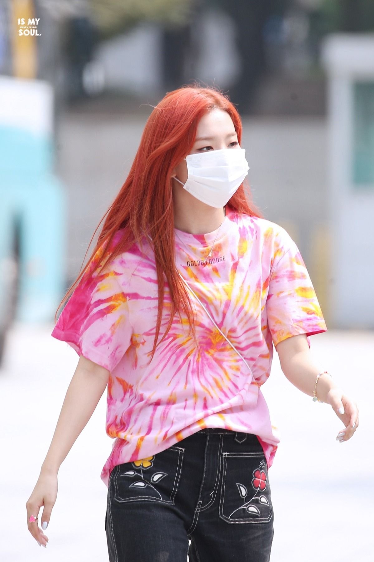 빨간색으로 염색한 #레드벨벳 슬기
