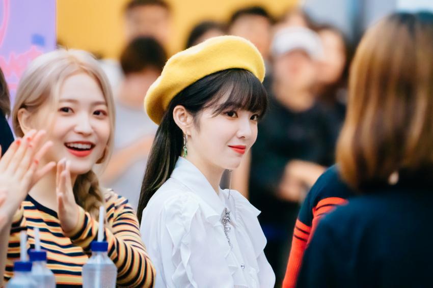 노란색 베레모마저도 소화하는 #레드벨벳 #아이린