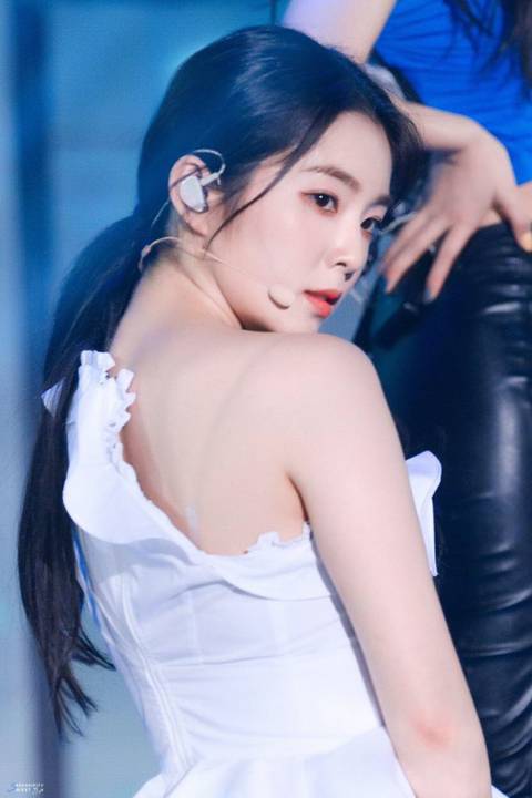 옆모습...ㄷㄷ #레드벨벳 아이린