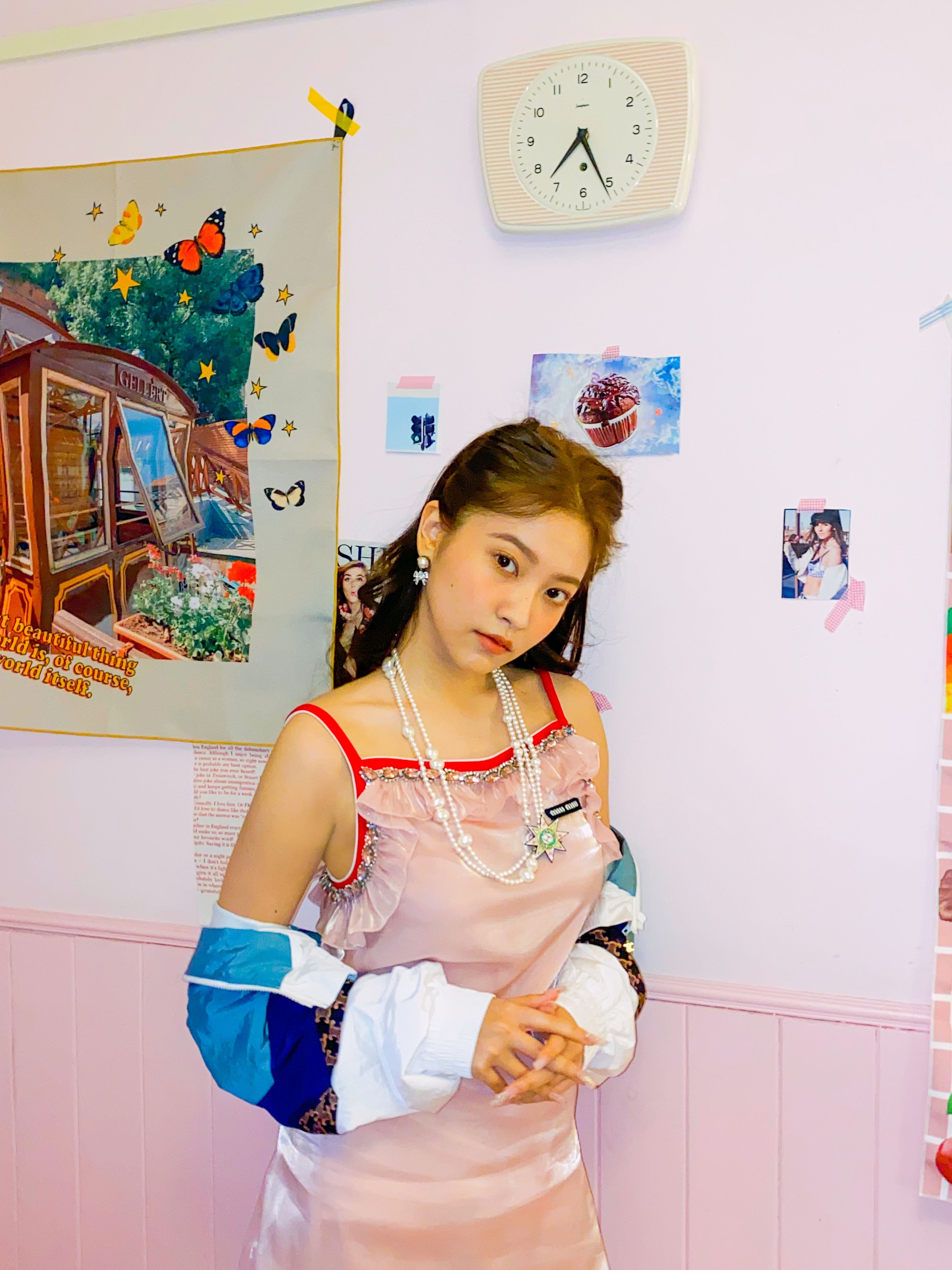 레드벨벳 공식 sns 업뎃(Girls ver. BEHIND)