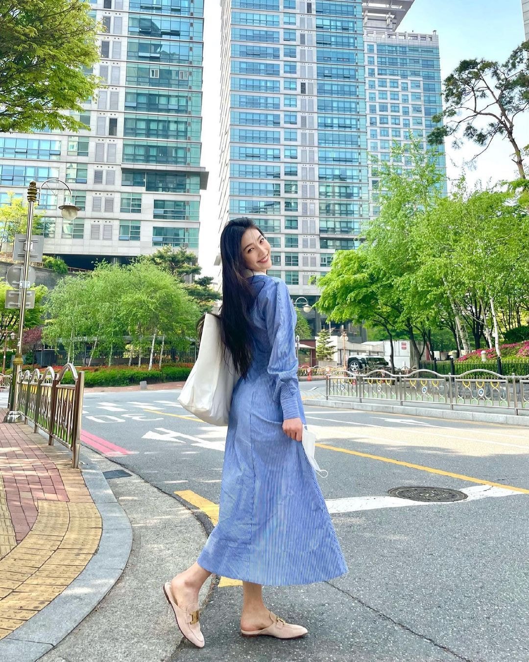 원피스 입은 레드벨벳 조이 인스타