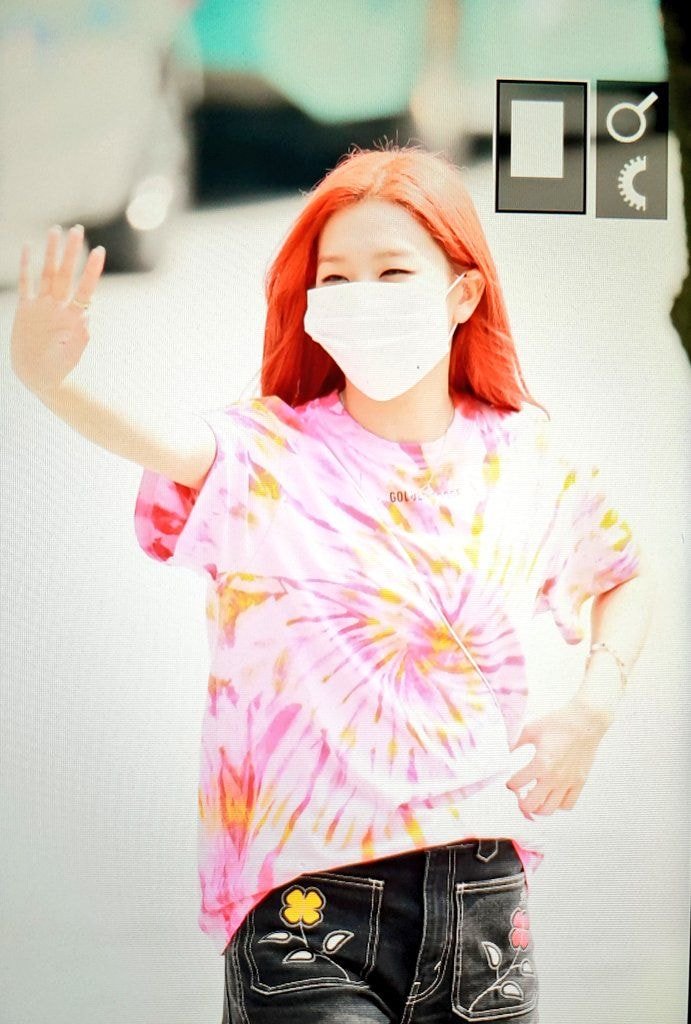 빨간색으로 염색한 #레드벨벳 슬기