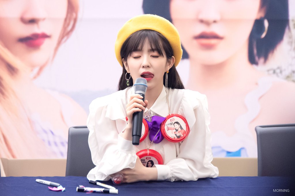 노란색 베레모마저도 소화하는 #레드벨벳 #아이린