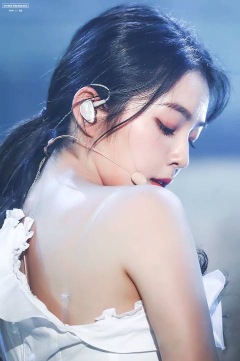 옆모습...ㄷㄷ #레드벨벳 아이린