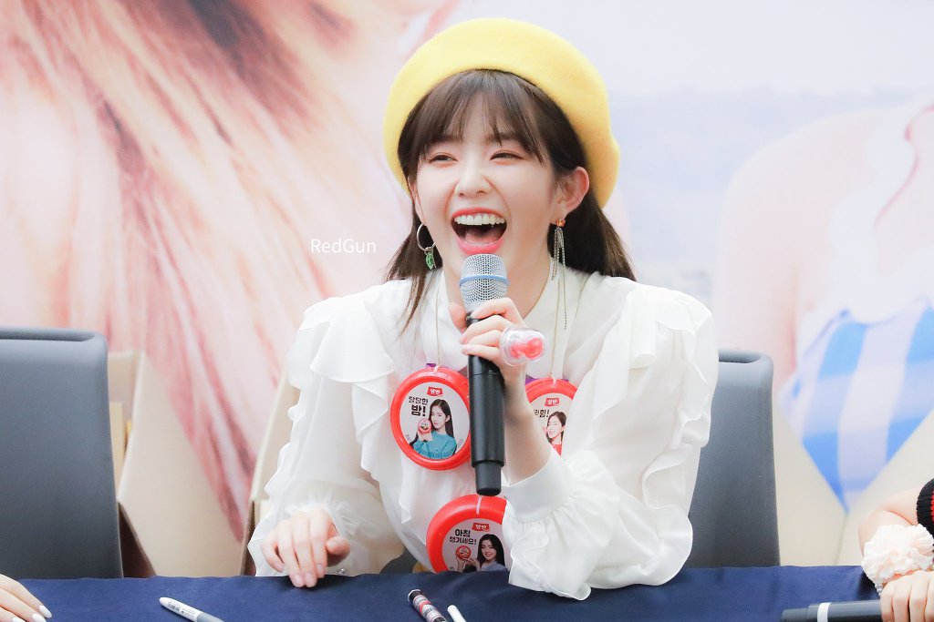 노란색 베레모마저도 소화하는 #레드벨벳 #아이린