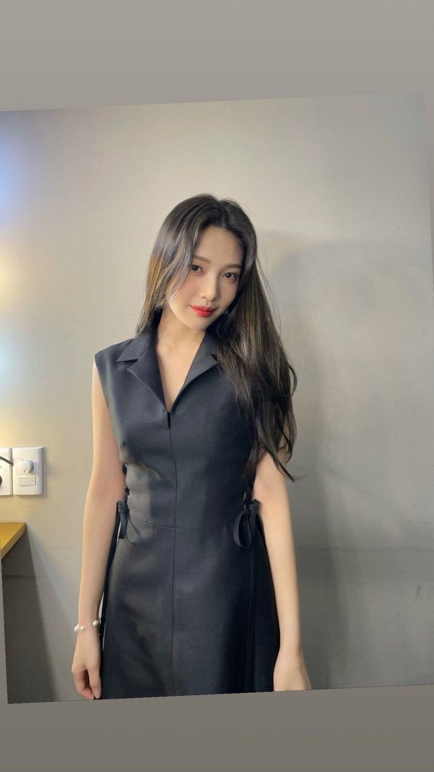 디올 드레스 입은 레드벨벳 조이