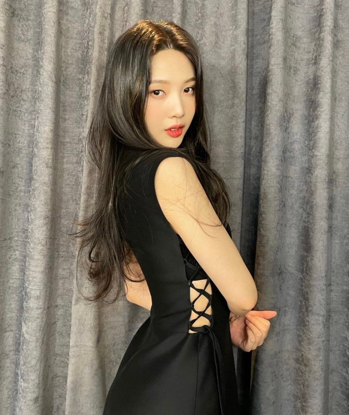 디올 드레스 입은 레드벨벳 조이