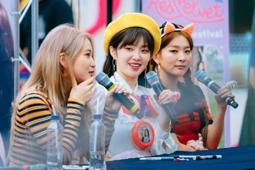 노란색 베레모마저도 소화하는 #레드벨벳 #아이린
