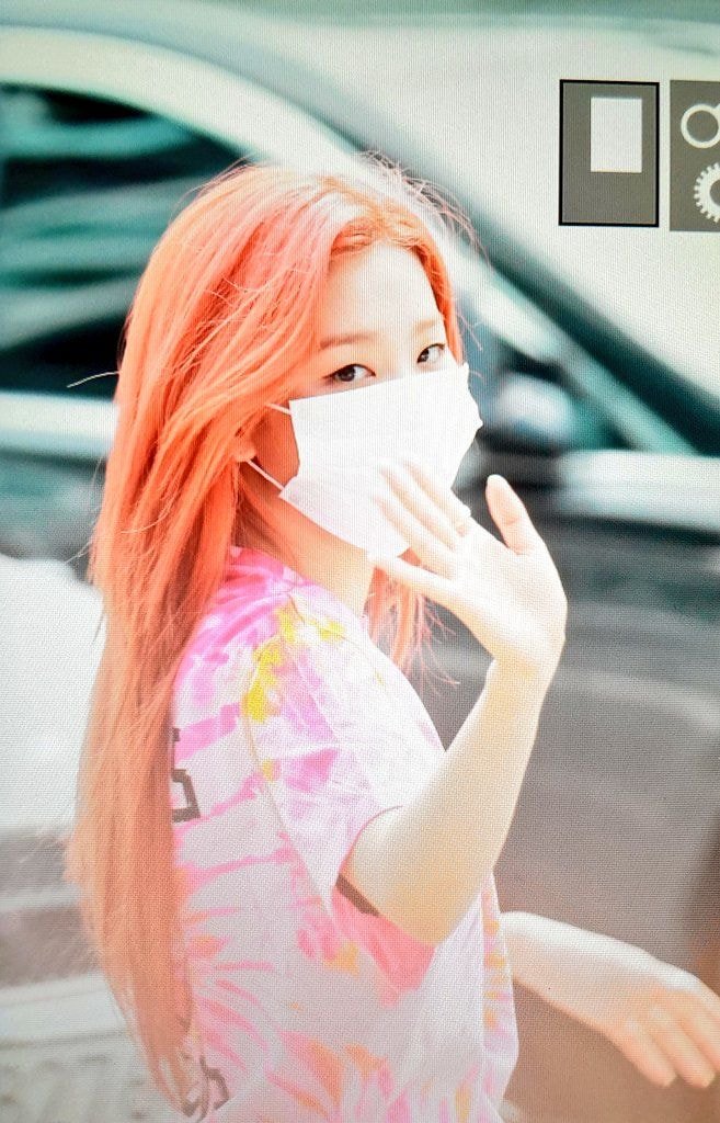 빨간색으로 염색한 #레드벨벳 슬기