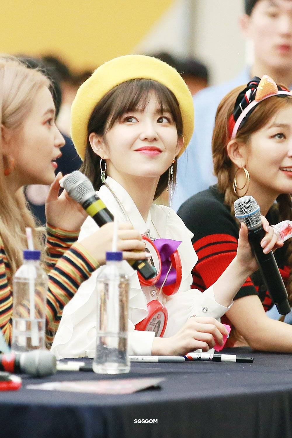 노란색 베레모마저도 소화하는 #레드벨벳 #아이린