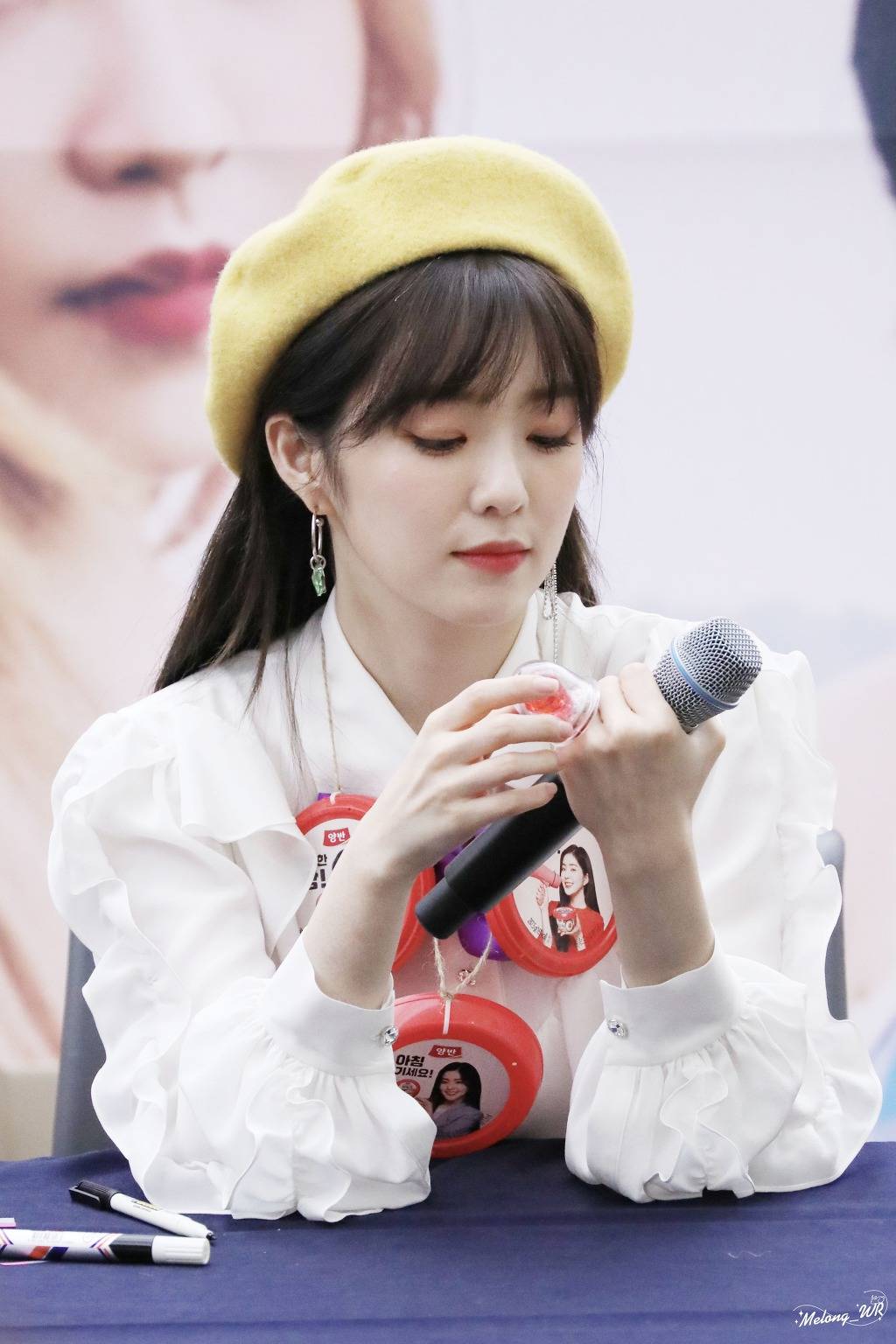 노란색 베레모마저도 소화하는 #레드벨벳 #아이린