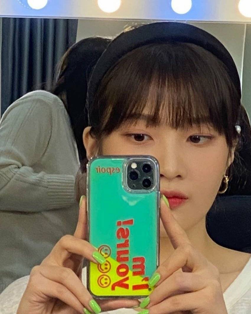 #레드벨벳 조이.insta