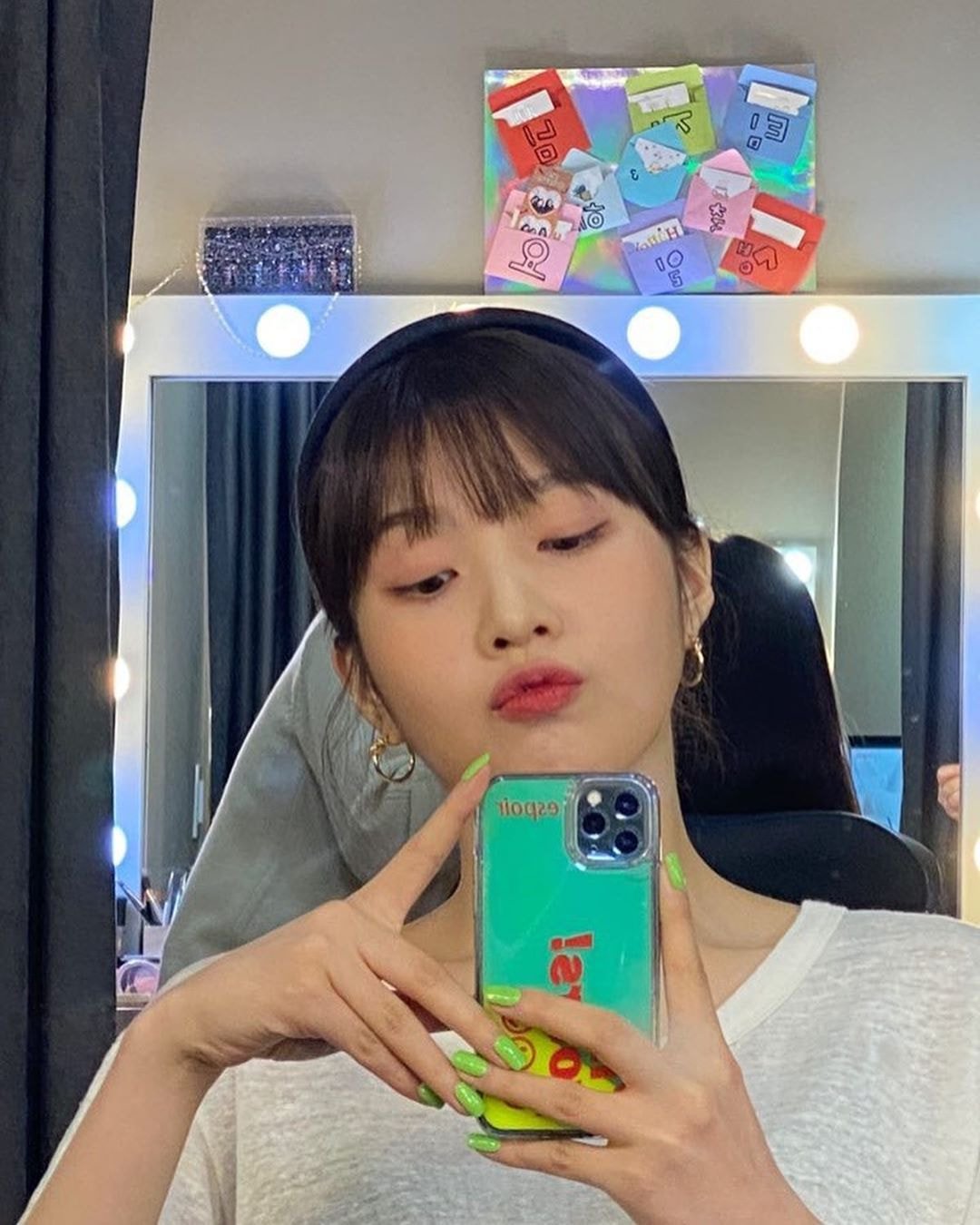 오늘자 #레드벨벳 조이 출국룩.jpg
