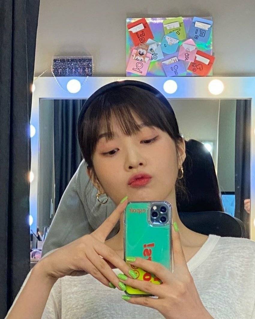 #레드벨벳 조이.insta
