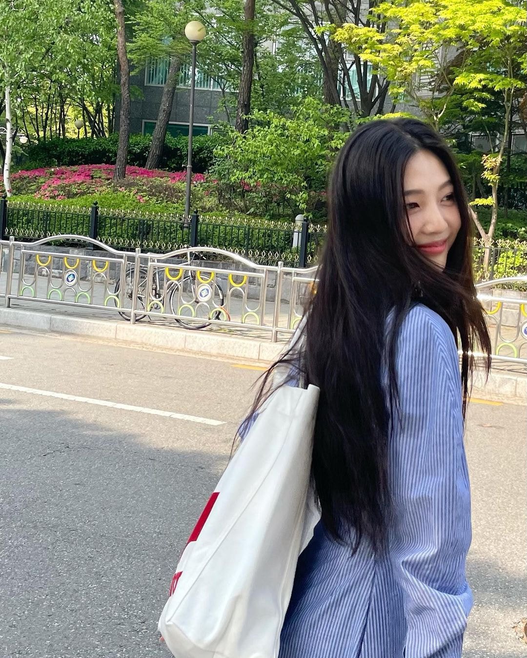 원피스 입은 레드벨벳 조이 인스타