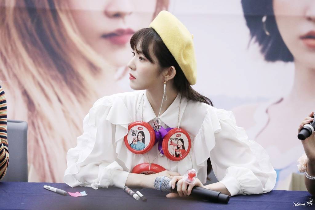 노란색 베레모마저도 소화하는 #레드벨벳 #아이린