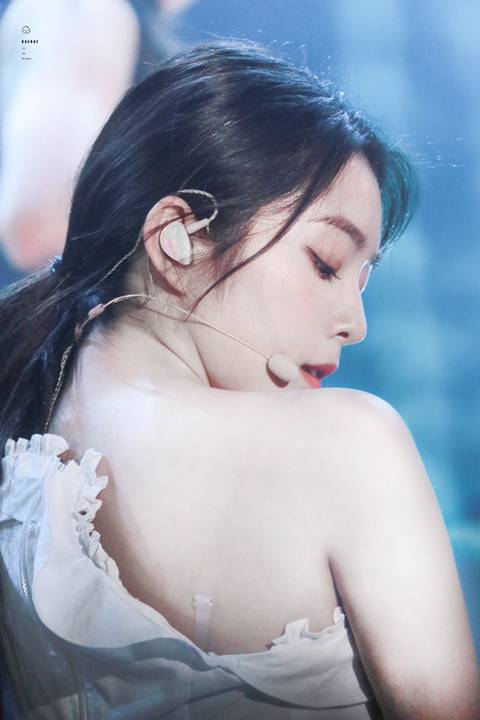 옆모습...ㄷㄷ #레드벨벳 아이린