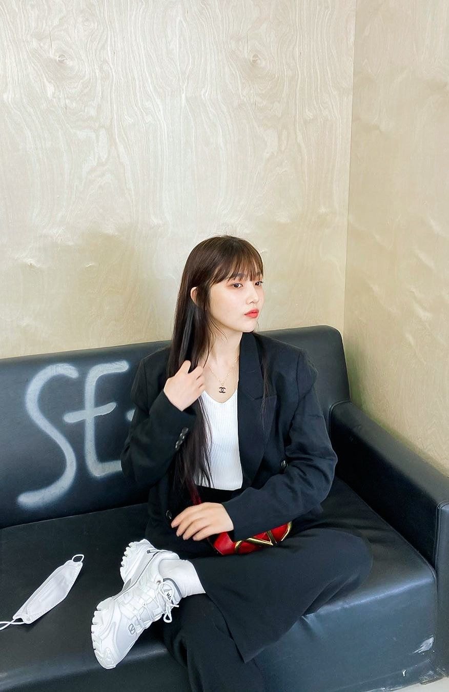 최근 앞머리 없앤 #레드벨벳 조이