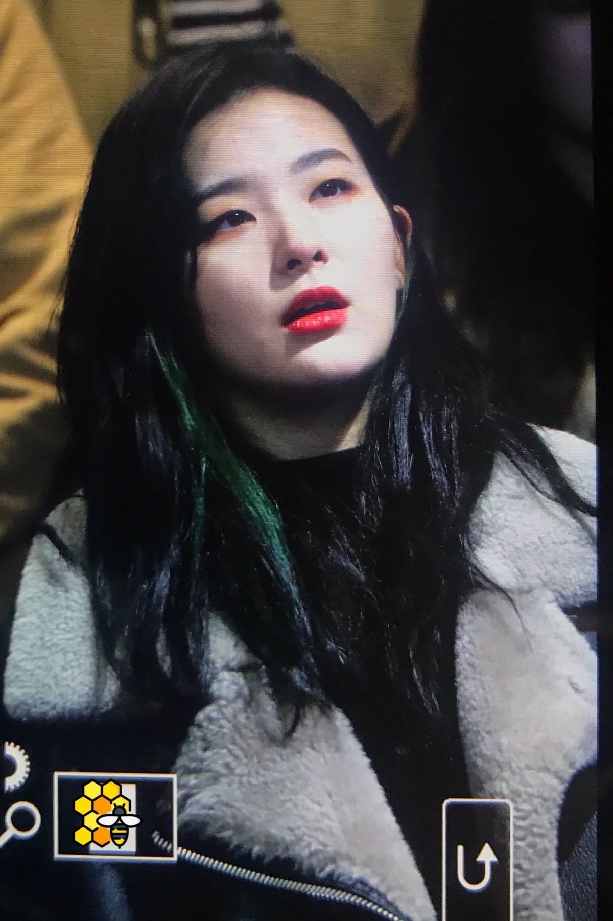 무스탕입고 출국하는 #레드벨벳 슬기