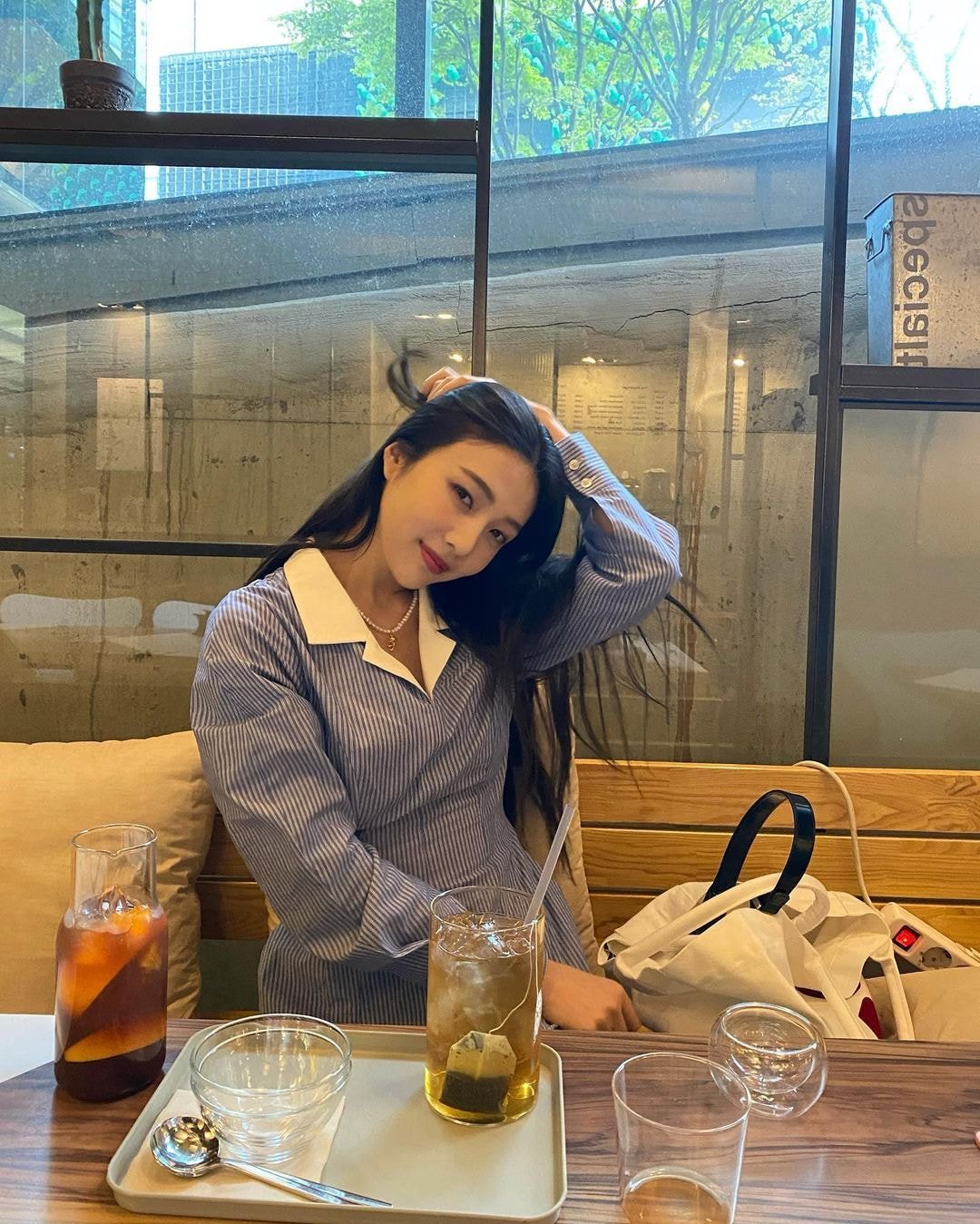원피스 입은 레드벨벳 조이 인스타