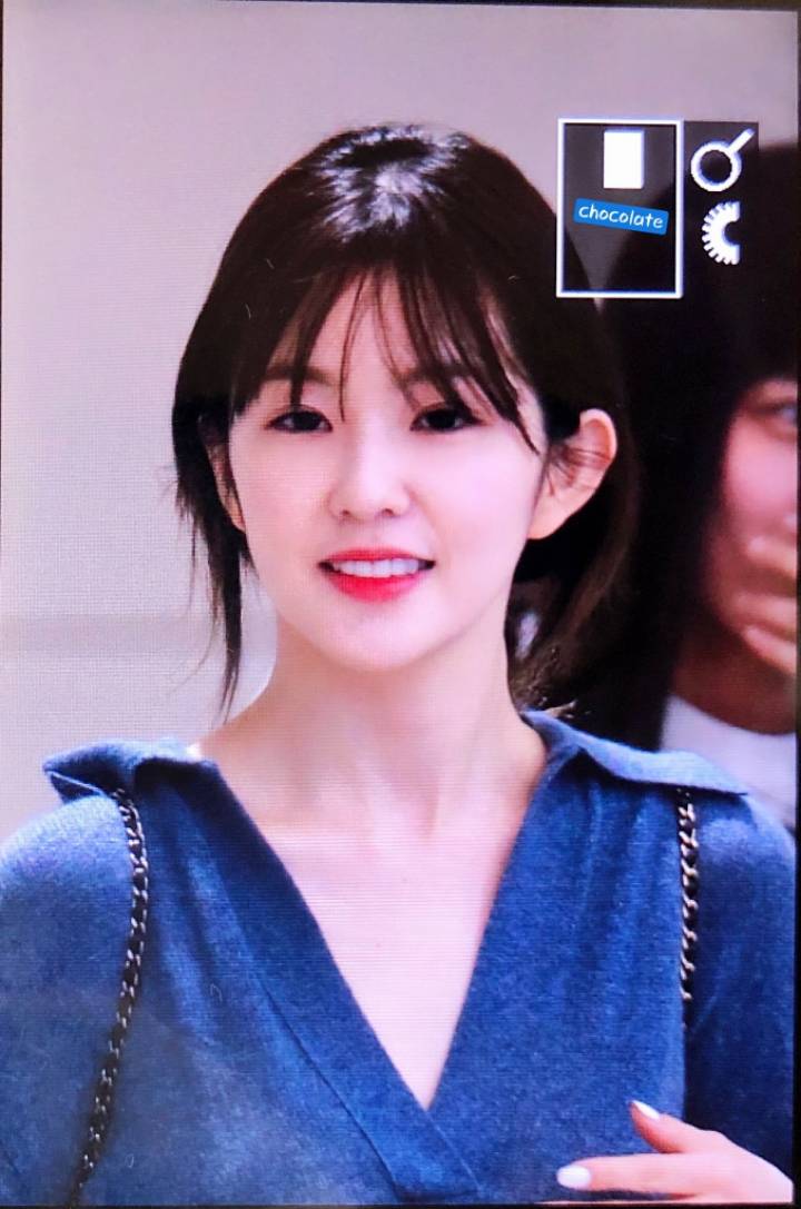 입국하는 레드벨벳 아이린.jpg
