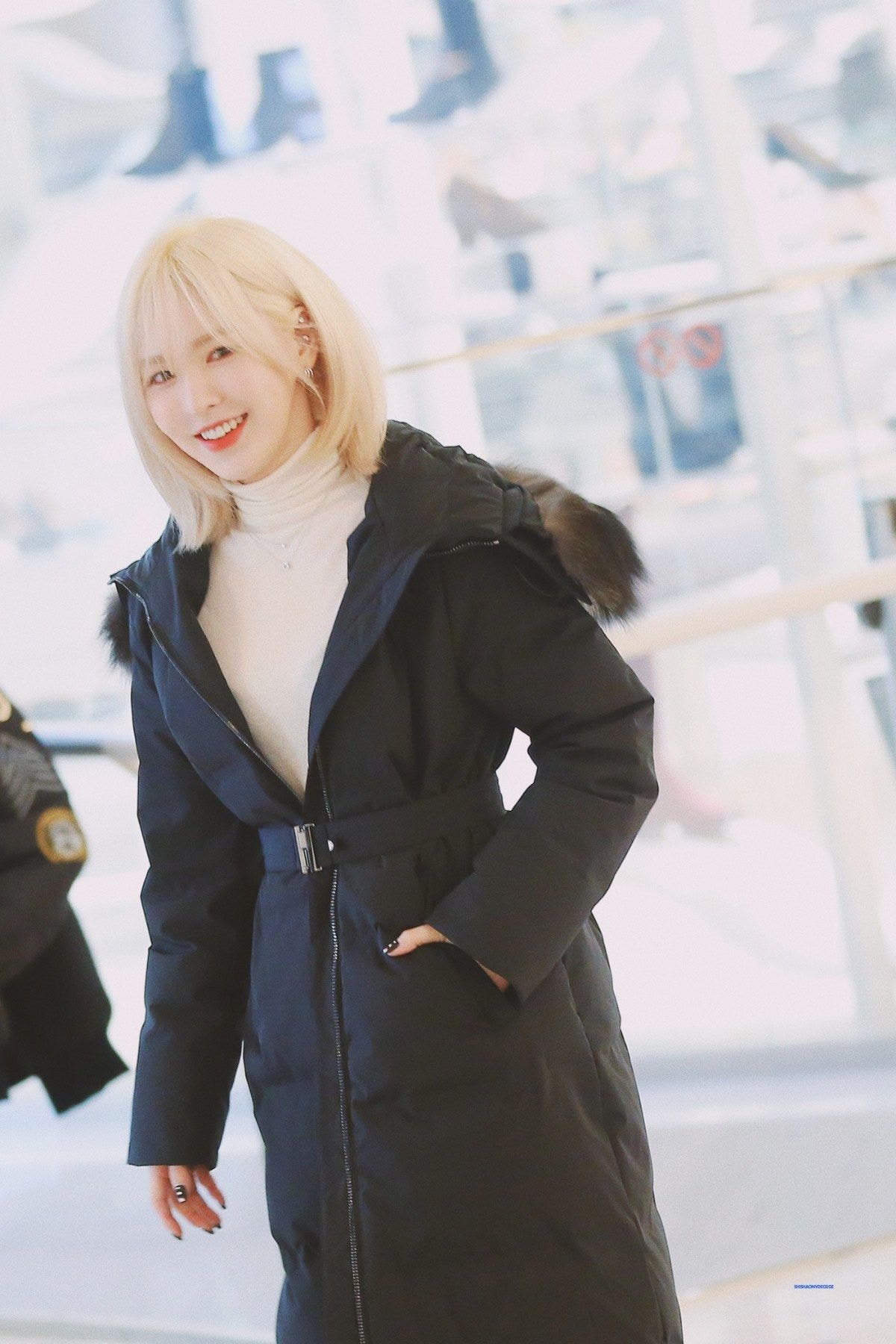 금발로 염색한 웬디