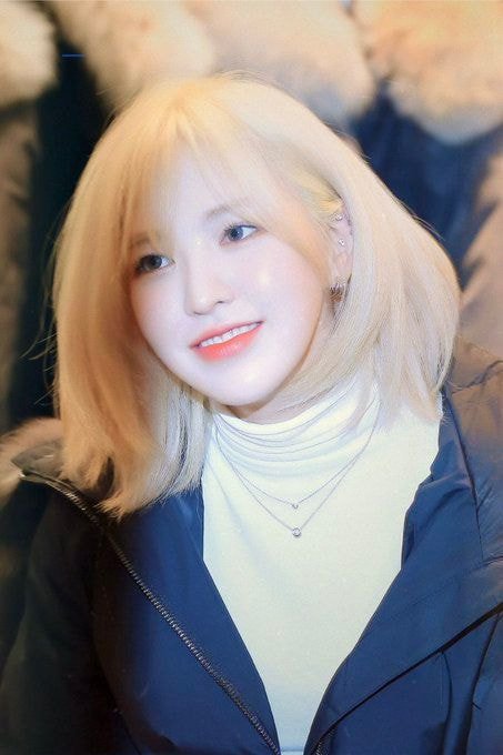 금발로 염색한 웬디