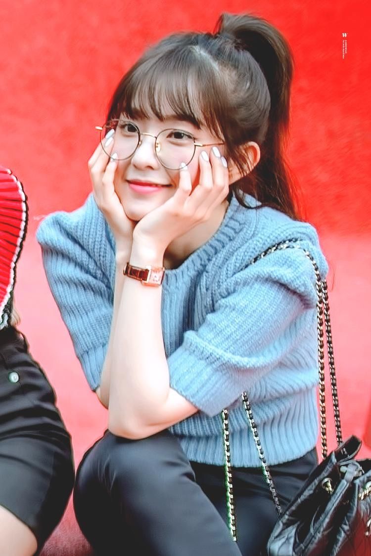 안경쓴 아이린.jpg (스위스)