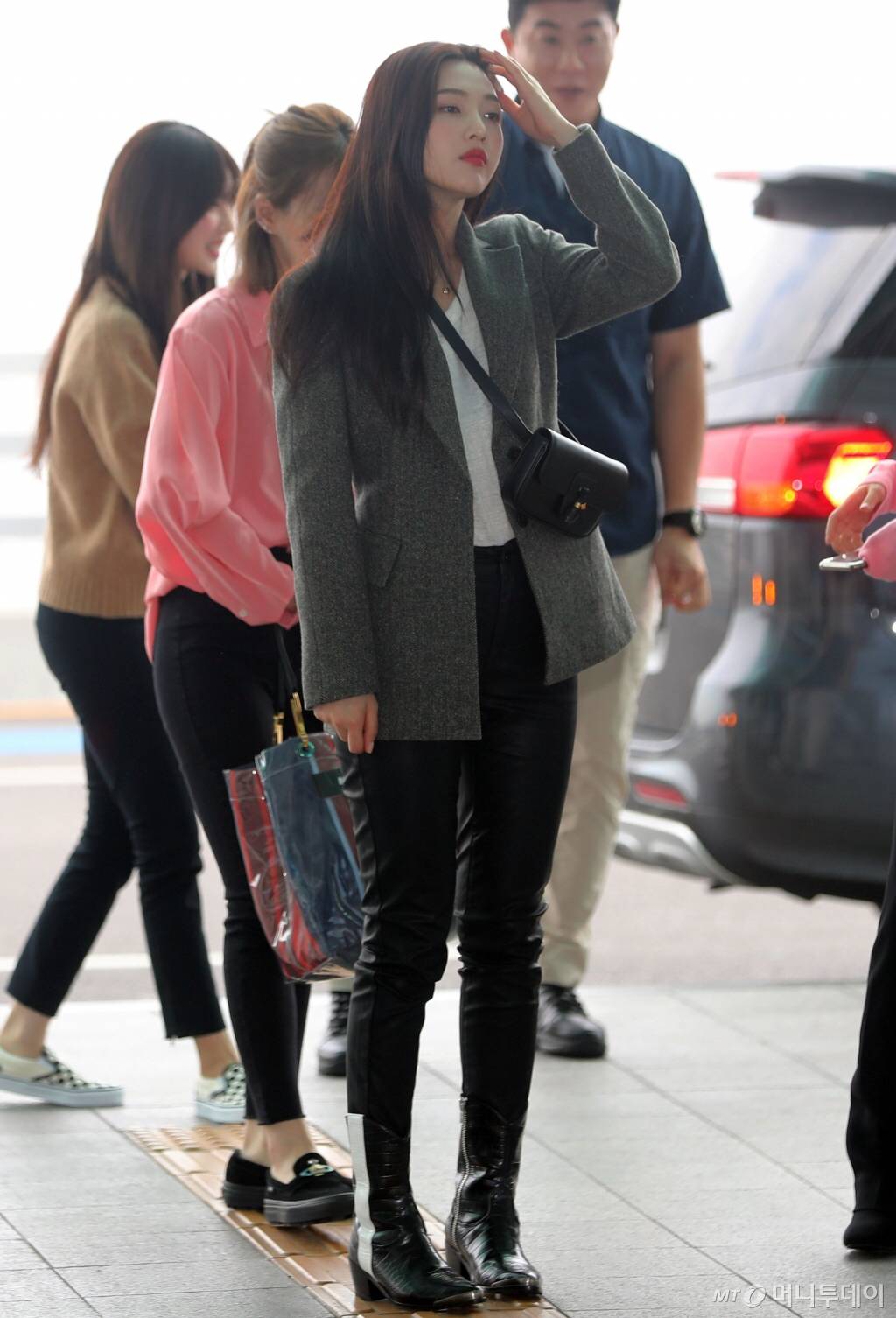 스위스로 출국하는 #레드벨벳 #조이.jpg