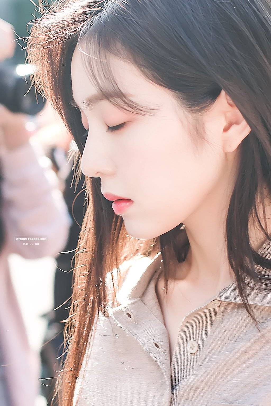 뮤뱅출근길 아이린.jpgif