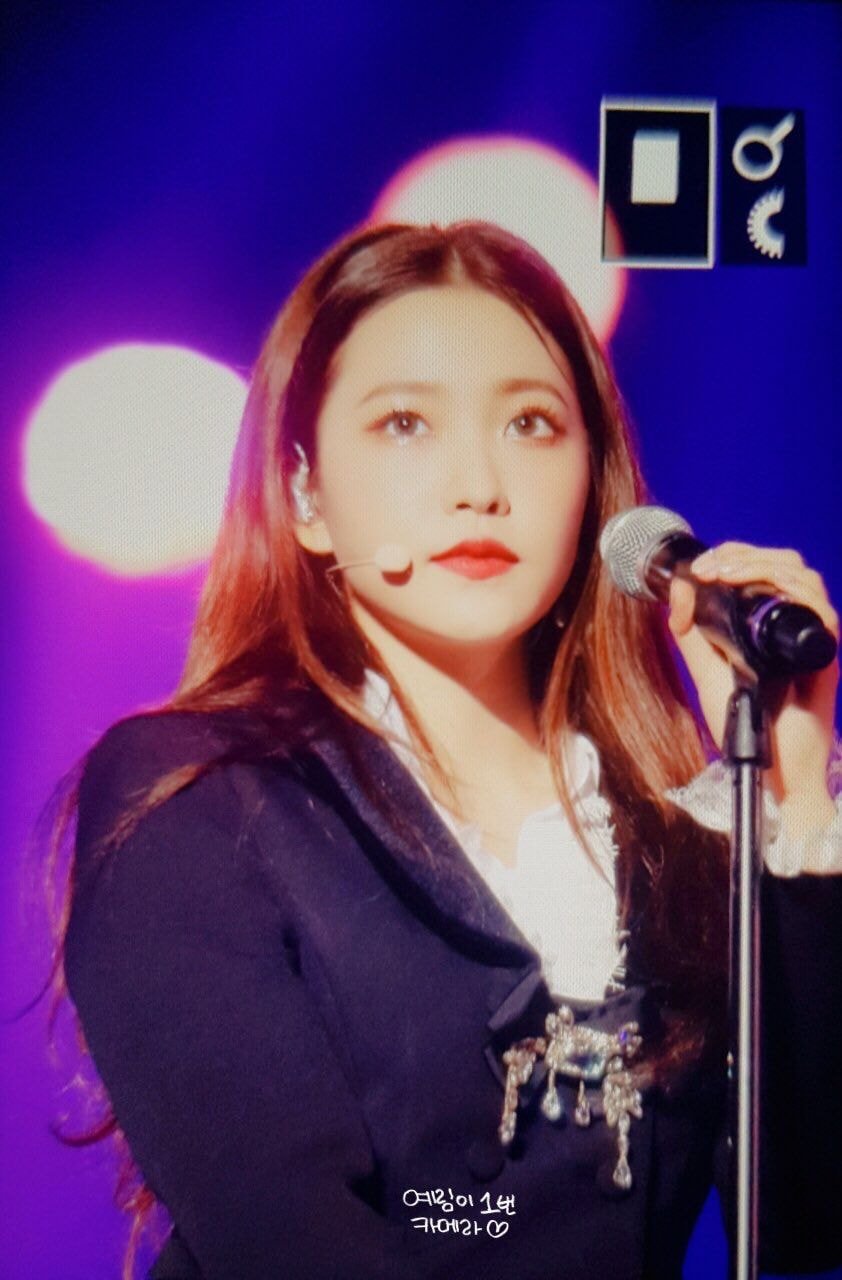 오늘자 레드벨벳 콘서트 의상.jpg
