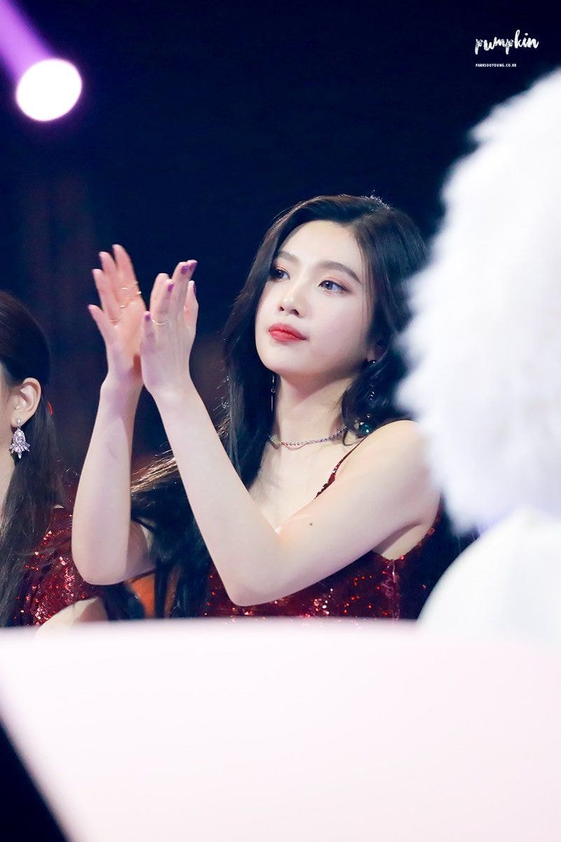 2년전 MAMA 레드벨벳 조이.jpg