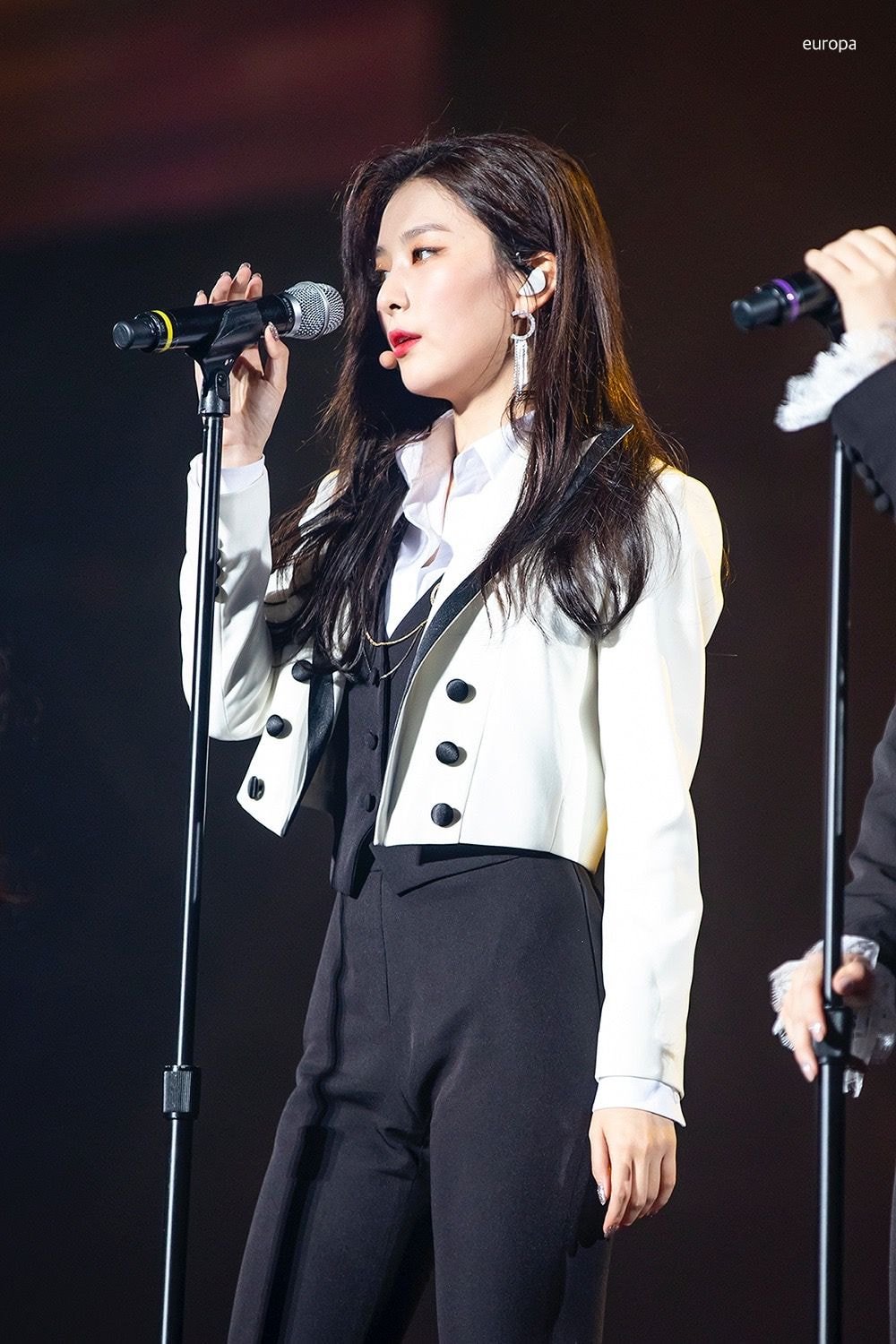 슬기 수트핏 (레드벨벳 콘서트)