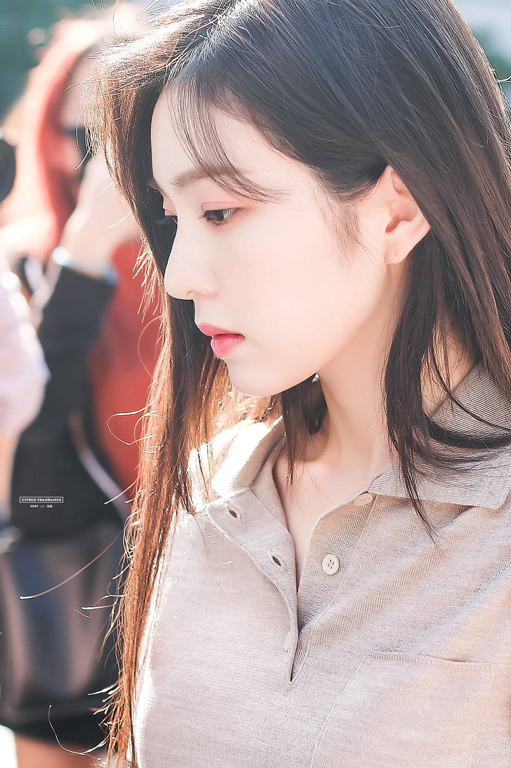 뮤뱅출근길 아이린.jpgif