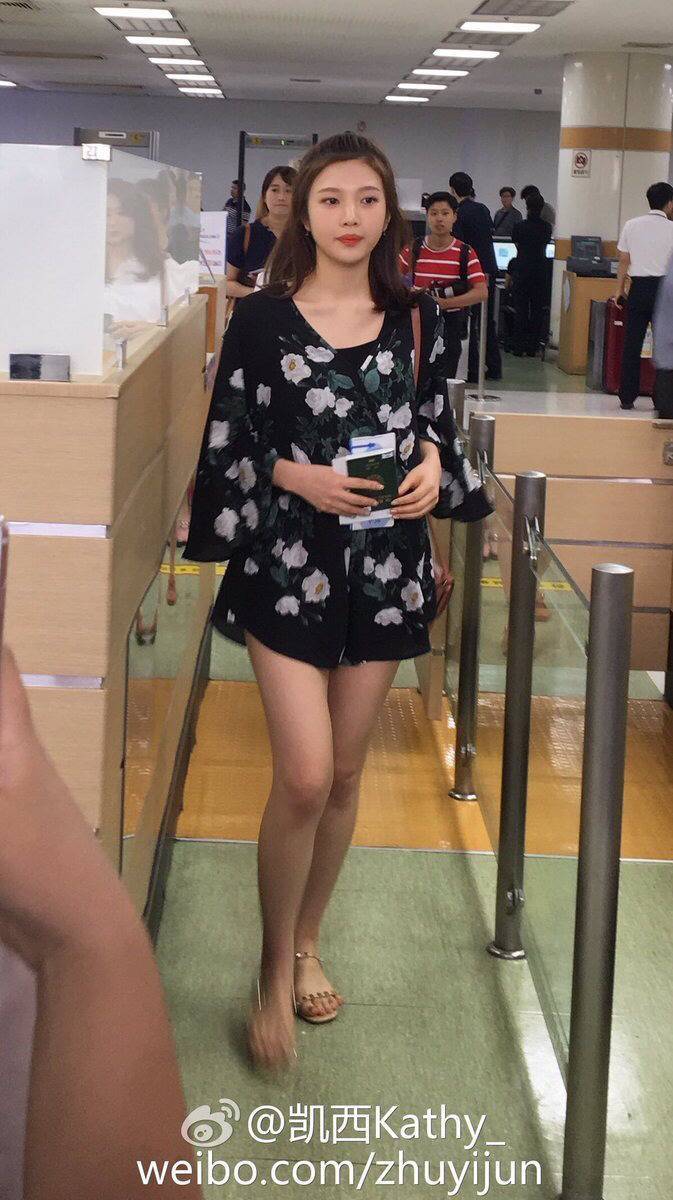 레드벨벳 조이 실물 느낌.jpg