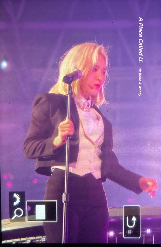 오늘자 레드벨벳 콘서트 의상.jpg
