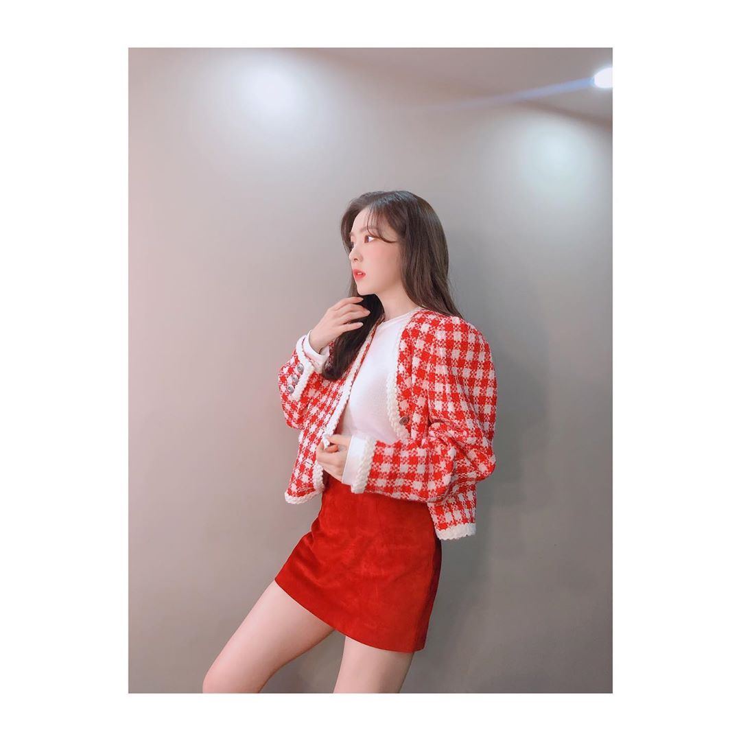 크리스마스 분위기나는 빨간체크자켓입은 #레드벨벳 #아이린