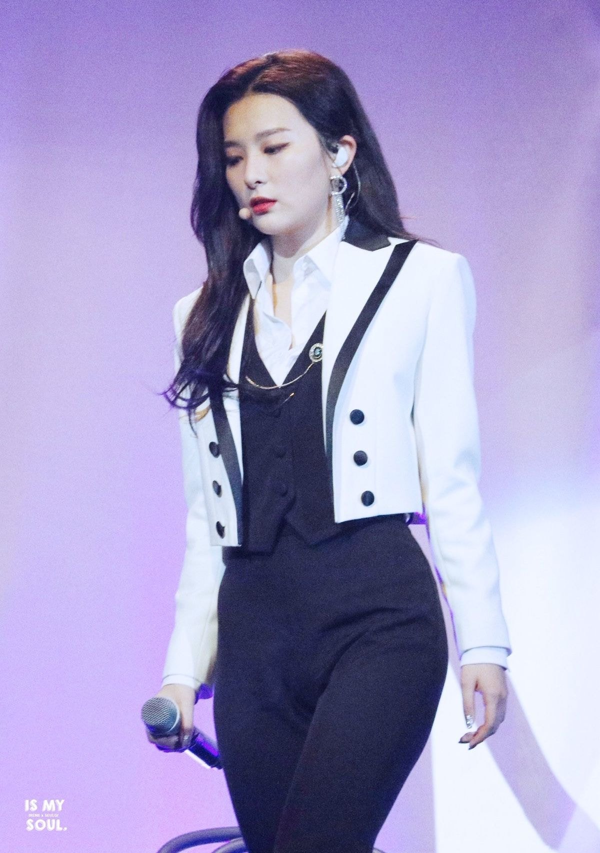 슬기 수트핏 (레드벨벳 콘서트)